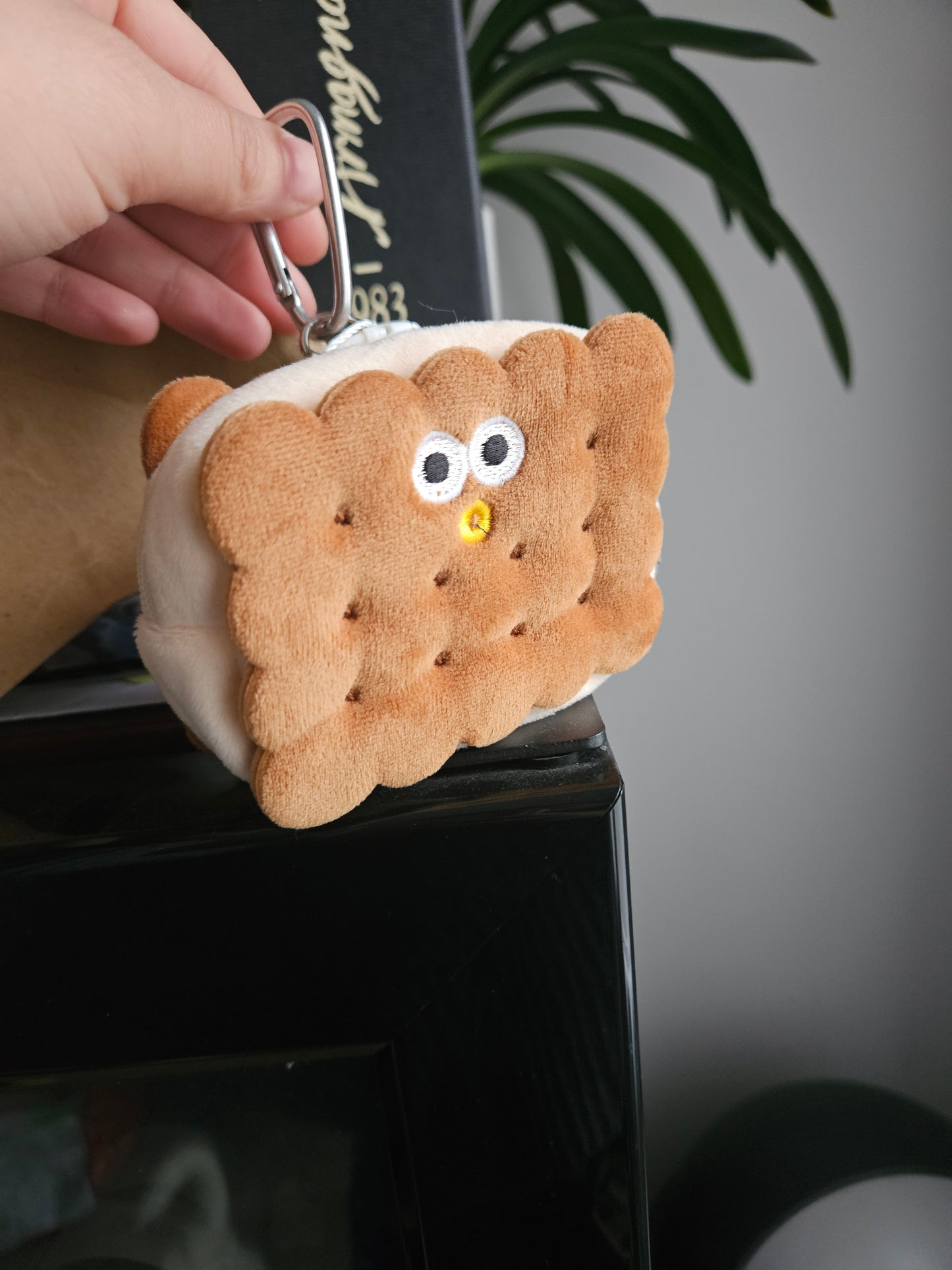 Porte-sac à crottes pour chien en forme de biscuit
